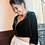 Pavani Reddy Instagram - 𝓣𝓸 𝓵𝓪𝓾𝓰𝓱 𝓪𝓽 𝔂𝓸𝓾𝓻𝓼𝓮𝓵𝓯 𝓘𝓼 𝓽𝓸 𝓵𝓸𝓿𝓮 𝔂𝓸𝓾𝓻𝓼𝓮𝓵𝓯 😁😂🙃😆 PC : @anu_anushachowdary 🥰 #laugh #love #cute #picoftheday #myself #me #smile #yourself #instagram #chennai #hyderabad #instagood