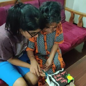 Pavithra Lakshmi Instagram - It's been 7 days. I am still trying to wrap my head around this. It's been a week since you left me papa. I still don't understand why you had to leave me so early. All that I can think now to console myself is that all those five years of struggle and pain and agony you faced will no longer be there in the place you are. You ve always been a supermom,  super woman actually. To be a single parent wasn't an an easy job but you aced it all ways. I really really wish I can see you once talk to you once eat your food once. But u left me with no choice. All I can ask for now is be by my side always please. A million thanks to everyone who stood by my side as my chosen family during this, If not for you all I don't know what I would have done. And @adithyark.music adi you were her most favourite in her last days, she always chose you over me or anyone and Thank you for making her laugh on the days I failed, thanks to you and @vigneshkumar.rb for being the sons she never had. She will forever keep blessing you both abundantly..

Extremely sorry for not responding to calls or messages, I'm still processing this entire thing. Will get back when possible