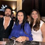 Poonam Dhillon Instagram - Thanks Dearest Alka @therealalkayagnik for such a lovely evening !! So good to meet So many friends .. specially from Music world .. whom had not met in so long . Ur Warmth, love & Friendship was evident everywhere !!! Ur dear brother @samiry19 looked after all so warmly too!! love ❤️ Love ❤️ & More Love ❤️