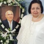 Poonam Dhillon Instagram - Lost a tremendous lady of Grace, Intelligence, integrity, love, strength, generosity PAMELA YASH CHOPRA .. can go on about her Limitless amazing qualities . My mentor ,person who groomed me from a gawky teenager to a film actor presentable on screen in TRISHUL . . Have spent such Precious time with here where I have learnt a Lot from her . Truly will miss her intensly.. As will everyone who knew her. Her Saturday screenings at Yash Raj Studio were a much awaited weekly event marked on all our calenders . Her CAREFULLY curated meals were a delight and fabulous.. MEDIA REPORTED her age as 85 but she she was Not Yet 75. Would have been 75 this year on JULY 29th . A Leo with all the qualities of a LIONESS . LOVE YOU PAMMY ..BE in Peace with The Almight & YASHJi l