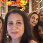 Poonam Dhillon Instagram - The week that was !! Festivity is in the Air !! #birthdayparty #prediwali #frienshipismagic #Happiness #love #goodfood #funtimes #music #dance