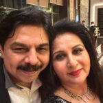 Poonam Dhillon Instagram – Fun Time with Family & Friends 💕❤️🎶✨💃🕺