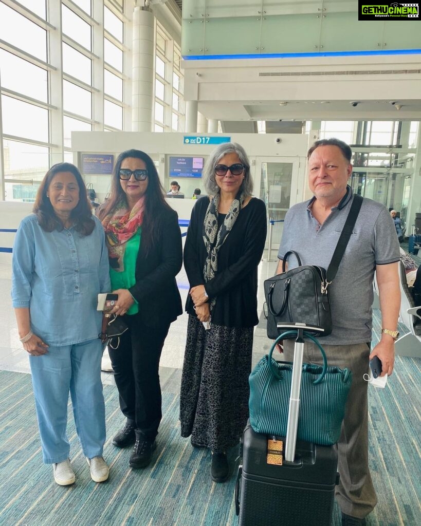 Poonam Dhillon Instagram - Trip to Tashkent ,capital of Uzbekistan. A extremely warm loving welcome , overwhelmed with Flowers & Music . The #tashkentinternationalfilmfeatival is a extremely Grand well planned Festival. Indian films and actors are specially loved and we are showered with Love , affection & respect . Was very pleasant meeting our distinguished Indian Ambassador @manish.prabhat & his lovely wife Ruchi . The indian Delegation was led by @nfdcindia NDFC head @bhakarravinder .Legendary star #zeenataman was showered with love from the Uzbek Fans . I had shot for my iconic Film #SohiniMahiwal , Directed by @umesh0608 here many years ago. Look forward to visiting this extremely beautiful country again soon. Tashkent, Uzbekistan