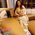 Poonam Dhillon Instagram - Had visited this beautiful Home In Pune . Lovely Family . Had specially Loved their Mandir !!