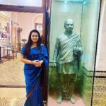 Poonam Dhillon Instagram – If ever in Mumbai– All Film Buff, who love Films ..The place to visit is The Beautifully curated Museum of History of Motion Pictures in India .Must keep few hours to go through . This newly Installed statue of Satyajit Ray is a deserving tribute  to the honoured Film Maker @nmicmumbai .. at Peddar Road. Films Division. Closed Monday . Had pleasure of an enlightening visit there . Our honourable Prime Minister @narendramodi ji had inaugurated this museum few years ago . A must see on sightseeing trip to Mumbai