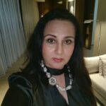 Poonam Dhillon Instagram - When in doubt- wear Black!! #Blackmagic #feeldressedup #blackisbeautiful 💕🫵😊