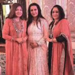 Poonam Dhillon Instagram - Celebrations for dear friends daughter Raveena wedding with Apoorv . congratulations to @rameshtaurani @varshataurani .All enjoyed a lovely evening of warmth, friendship. Music & good food !! Taj Hotel, Mumbai