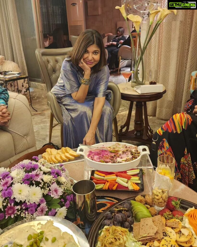 Poonam Dhillon Instagram - BIRTHDAY WEEK... #Celebrations started with Dear Friends !! Lovely company, Fun , Laughter ..and super lovely spread which all could not stop raving about .. You are outstanding @menuscriptfoodstories not only with your quality & unusual creations but also with the artistic presentations . Can't get enough of your amazing food . #gratitude #thankyougod #Friends #goodfoodindia #eveningtoremember #birthdayweek