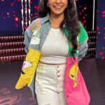 Poornima Indrajith Instagram - 🌸🫶🤗 HMU : @jijeeshmakeupartist Asst : @priyankaalbert Show : @mazhavilmanoramatv