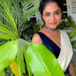 Poornima Indrajith Instagram - Got dressed up and took zillion pics because I felt beautiful ♥️ Shout out to my fun neighbour and her bestie for these mad clicks @ranjini_h @ranjinijose