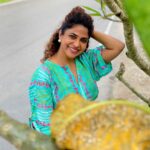 Poornima Indrajith Instagram - Caught posing ^_^ 📷: @nakshatraindrajith 👗@pranaahbypoornimaindrajith