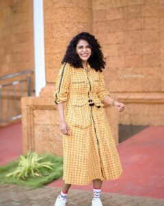 Poornima Indrajith Instagram - Khadi mundu but my way 😎
Wardrobe: @pranaahbypoornimaindrajith 

#pranaahpret #comingsoon

Pic @_shazz064_ 
#khadi #handloomlove #khadimundu