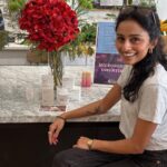 Pragathi Guruprasad Instagram - @somaayurvedic at @thealchemistskitchen storefront in SOHO New York 🖤🌿 The Alchemist's Kitchen