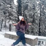 Pragya Jaiswal Instagram - Exactly how I wanted to spend my birthday weekend - In snow ❄️🤍 Woke up this morning to the magical first snowfall of the season & I cudnt have asked for more 🥹💫💝 #WhiteBirthday #Magical #BestBirthday Wildflower Hall, An Oberoi Resort
