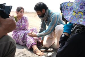 Prateik Babbar Instagram - my character madhav has struck a chord with the audience.. im overwhelmed with all the love appreciation & praises.. portraying a migrant worker from bihar.. desperate to make sure him & his family survive the pandemic.. was by far my toughest test as an actor.. i really hope iv done justice to the migrant community.. i really hope iv done justice to their struggle.. 💔🙏🏽

#IndiaLockdown streaming now only on #ZEE5 🇮🇳🔒 

@imbhandarkar @jayantilalgadaofficial @penmovies @pjmotionpictures @pranavjain_official @real.amitjoshi @i_aradhana_ @rohitrkulkarni @_prat @saietamhankar @shwetabasuprasad11 @aahanakumra @hrishitaa_bhatt @grumpyoldbelawadi @manish_kalra_  @zee5 @zee5global