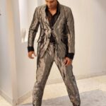 Prateik Babbar Instagram - about that night for #GqBestDressed2022 🖤 outfit by maestros : @rajeshpratapsinghworks & @rohitgandhirahulkhanna 🖤 shoes : @louboutinworld jewellery : @harleydavidson styled by my genius brotha @rahulvijay1988 🖤 shout out to my glam dream team 🖤 makeup : @kajol_kanther @makeupbykanther hair : @kaustubhpevekar photography : @pushkar_soni4777 @gqindia 🖤