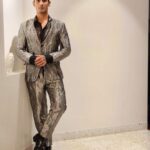 Prateik Babbar Instagram - about that night for #GqBestDressed2022 🖤 outfit by maestros : @rajeshpratapsinghworks & @rohitgandhirahulkhanna 🖤 shoes : @louboutinworld jewellery : @harleydavidson styled by my genius brotha @rahulvijay1988 🖤 shout out to my glam dream team 🖤 makeup : @kajol_kanther @makeupbykanther hair : @kaustubhpevekar photography : @pushkar_soni4777 @gqindia 🖤