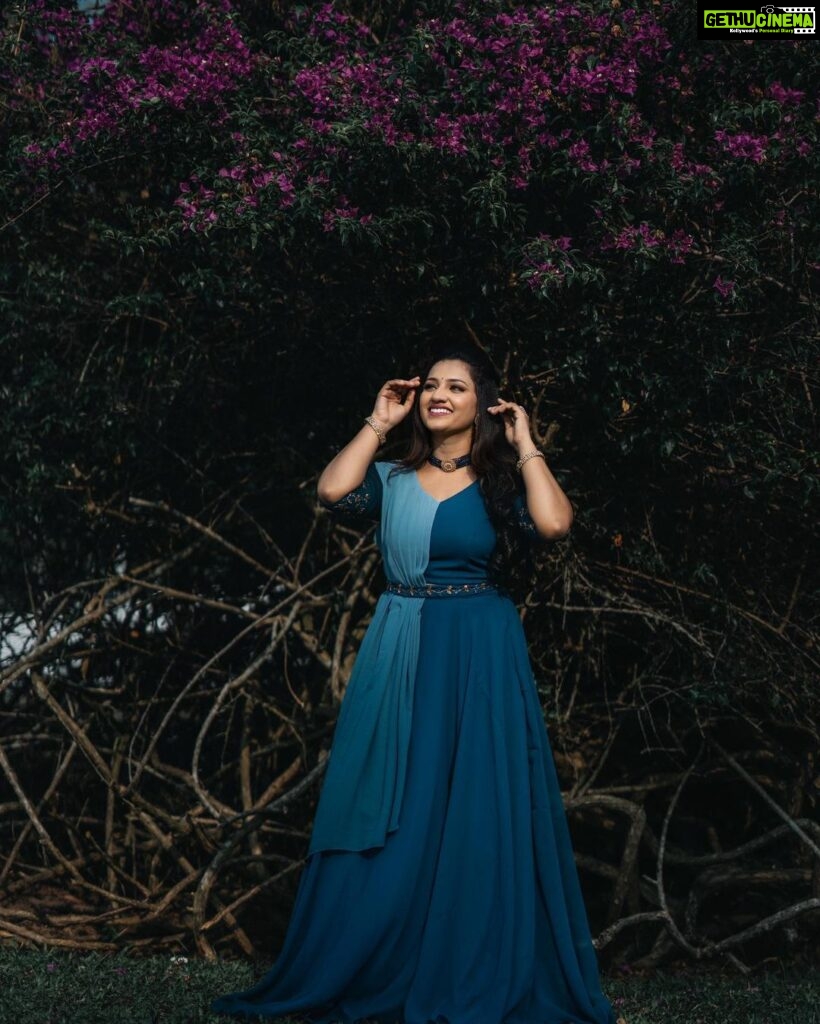 Pratheeksha G Pradeep Instagram - 💙💕love..!! @_stories_by_jibin_rajendran_ @nova_fashion_boutique_by_brind @sivas_makeover_ @aswa_plaza_ #pic #photographer #blue
