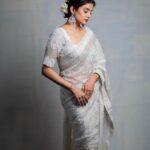 Priyamani Instagram - A woman in a white dress may look calm on the outside but has all the hidden energy and sensuality on the inside 🤍🤍🤍🤍🤍 Saree : @varunchakkilam Styling : @stylebyannapurna Jewellery : @thetrinkaholic 📸 : @they_call_me_keshu MUH: @pradeep_makeup @shobhahawale Personal assistant: @prasad_idiot #custodyfromtoday #whitesareelove