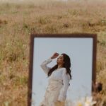 Priyanka Mohan Instagram - 🪞🧞‍♀️