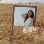 Priyanka Mohan Instagram - 🪞🧞‍♀️