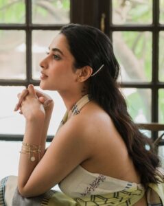 Priyanka Mohan Instagram - All that magic in the frame💫 

Styled by @pallavi_85 @openhousestudio.in 
Outfit @shopverb 
Jewellery @mykreshya 
M&H @kalwon_beauty @puii_c_ammy 
📸 @hunar.daga
