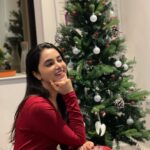 Priyanka Mohan Instagram - Wishing y’all a very merry Christmas 🎄 ❄️☃️ London, United Kingdom