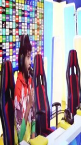 RJ Balaji Instagram - டேய் தம்பி பச்சை சட்டை இந்த Video-வ, உனக்கு தான் Dedicate பண்றோம் 😉 Enjoy💛

#IPLOnStar #GameOn #SoundOn