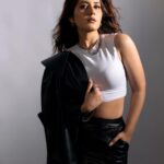 Raashi Khanna Instagram - Serving looks..? 🖤