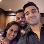 Raghav Juyal Instagram - @arpitakhansharma kya beimisaaal party hoti hai jab bhi you host it , , crazy fun full power night 🎉 Mumbai, Maharashtra