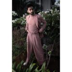 Raghav Juyal Instagram - Pink 🌸 Managed by - @yog_nardekar & @eshita_nimkar Shot by - @porusjain Styled by - @iamkenferns Hair stylist - @hairby_vijaylimbachiya Make up artist - @kondvilkarsuhas Driver - @arjunp822 Managing company - @blueorchidentertainment Mumbai - मुंबई