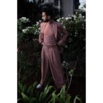 Raghav Juyal Instagram - Pink 🌸 Managed by - @yog_nardekar & @eshita_nimkar Shot by - @porusjain Styled by - @iamkenferns Hair stylist - @hairby_vijaylimbachiya Make up artist - @kondvilkarsuhas Driver - @arjunp822 Managing company - @blueorchidentertainment Mumbai - मुंबई