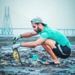 Raghav Juyal Instagram - Throwback to when @raghavjuyal joined the squad @beachwarriorsindia for celebrating 211th week of Beach Clean-up day. PC- @photostory_studio