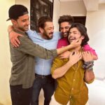 Raghav Juyal Instagram - With bhai ,always मजाड़ीं (fun) life , ❤️❤️love u bhai @beingsalmankhan for all the fun and happiness u give us in life 🌞🌞 zindagizindabaad ✊ #kisikabhaikisikijaan #zindagizindabaad Mumbai, Maharashtra