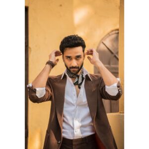 Raghav Juyal Instagram - Bunn samosa lollipop desi boys on the top , 
Sat Sunday raat 9.30 baje , #thekapilsharmashow , dekhenge na?  #kisikabhaikisikijaan 
Managed by - @blueorchidentertainment 
Styled by - @iamkenferns 
Photographer - @rishabhkphotography 
Make up - @kondvilkarsuhas 
Hair - @hairby_vijaylimbachiya 
Driver - @arjunp822