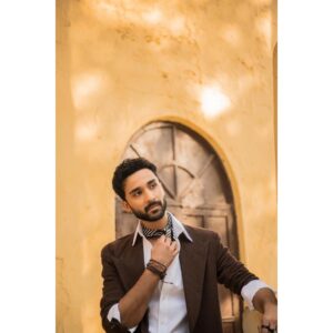 Raghav Juyal Instagram - Bunn samosa lollipop desi boys on the top , 
Sat Sunday raat 9.30 baje , #thekapilsharmashow , dekhenge na?  #kisikabhaikisikijaan 
Managed by - @blueorchidentertainment 
Styled by - @iamkenferns 
Photographer - @rishabhkphotography 
Make up - @kondvilkarsuhas 
Hair - @hairby_vijaylimbachiya 
Driver - @arjunp822