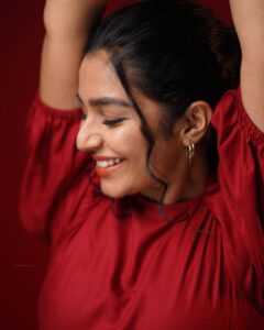 Rajisha Vijayan Instagram - Who said Red can’t be fun! ♥️

@house_of_vandy @jiksonphotography  @rizwan_themakeupboy