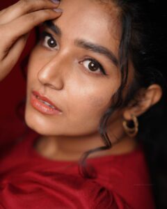 Rajisha Vijayan Instagram - Who said Red can’t be fun! ♥️

@house_of_vandy @jiksonphotography  @rizwan_themakeupboy