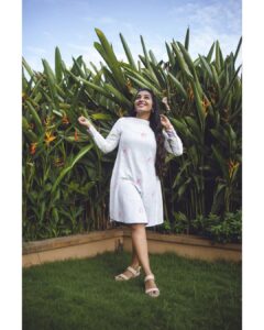 Rajisha Vijayan Instagram - Happiness quotient : Full on! 💙

@inkpikle @styledbysmiji @premsampaul @neethu_makeupartist