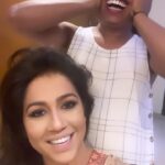 Ranjini Haridas Instagram – @jaan_moni_das being her silly self ..
behind the scene madness !!!

#gettingready #jaanmonidas #hair #makeup #styling #beingsilly #tvshows #backstagemadness #behindthescene #whatwetalkabout #funtimes #ranjiniharidas