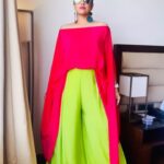 Ranjini Haridas Instagram - I love me some neon !!!😬 A big shout out to @kahani_stories_in_thread for this lovely outfit !❤️ Hair and makeup @jaan_moni_das #neon #pink #lime #allthingsbrightandbeautiful #flow #style #fashion #hair #makeup #ootd #lotd #ranjiniharidas