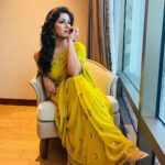Ranjini Haridas Instagram - Naari in a Saari!!! PS: Hindi naari not Malayalam naari ok !!!😂😂😂 I know I should change that caption now but then again should I? Also I found this 15 year old saree of mine and decided to rekindle our old memories !!! Hair and makeup @jaanmonidasofficial #oneofemmoods #😂😂😂