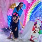 Rati Pandey Instagram - My little princess turns 3 this year...Wishing you all the happiness and love you deserve my little brattyyyy..love you❤️💖 @yashikaprincesss . . #buakibeti #yashika #ratipandey #maalovesyou #happybirthday #mysukoon #patnabeats #familytime❤️ #blueaesthetic #unconditionallove💕 #2022