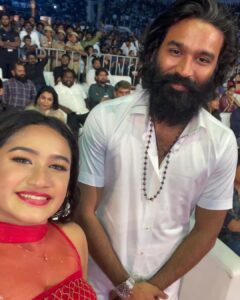 Raveena Daha Instagram - Ennam pol vazhkkai 😍 ennam pol dhaan vazhkai💯 

Yet another unforgettable day in my life (04:02:23)
All those things that I wished for,I dreamt of are all happening one by one in my life. 
Feeling very grateful 🙏🤩 

#dhanush #vaathi #raveena #audiolaunch #RD #raveenadaha