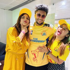 Raveena Daha Instagram - IPL celebration with my darlings 🥳❤️
One of the most funfilled day ever 🥳🥳🥳
#csk #yellowlove 💛
@im_raveena_daha @kuraishi_the_entertainer @samyuktha_shan @yashikaaannand