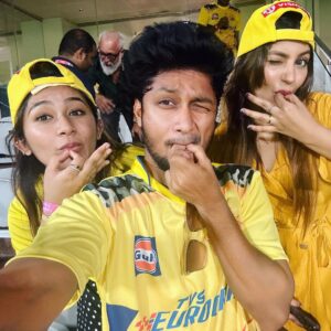 Raveena Daha Instagram - IPL celebration with my darlings 🥳❤️
One of the most funfilled day ever 🥳🥳🥳
#csk #yellowlove 💛
@im_raveena_daha @kuraishi_the_entertainer @samyuktha_shan @yashikaaannand