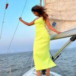 Reba Monica John Instagram – Went sailing for the first time and that too in Aamchi Mumbai, can you imagine ! 

what a joyous experience✨🤩
P.c @mehalkejriwal5 💥

#sailing #mumbaidiaries #seaandsky #serenity #withthebestgirls