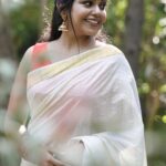 Rebecca Santhosh Instagram - Dear universe , Thank you for everything in my life 💖 @4846_santhosh @geethu.santhosh @sreejithvijayanofficial 💖 പിന്നെ എന്റെ അമ്മ 😘
