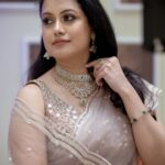 Reenu Mathews Instagram - You never really know a Woman until you have seen her Jewelry 😊👸 @vibethinks @zoharashereenmakeup_academy . . #jewelleryshoot #tanishquae #classicjewelry #lifestyleblogdubai Emirate of Dubai