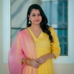 Reenu Mathews Instagram - Sunshine yellow 💛🩷 @vibethinks . . #reenumathews #summervibes #summercolors #summeroutfit Emirate of Dubai